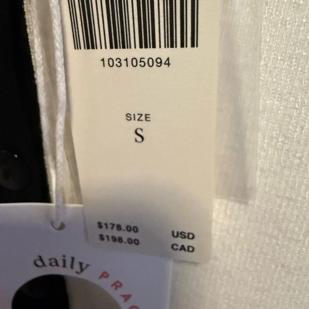 Daily Practice Go Team Embroidered Henley Top Size Small NWT Reg Price $178 - Picture 7 of 7